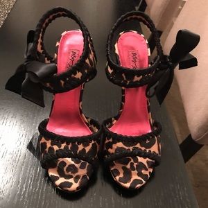 Betsey Johnson Leopard Heels Size 6